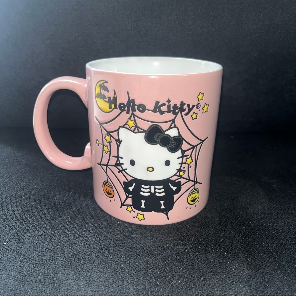 pink halloween hello kitty mug 🩷